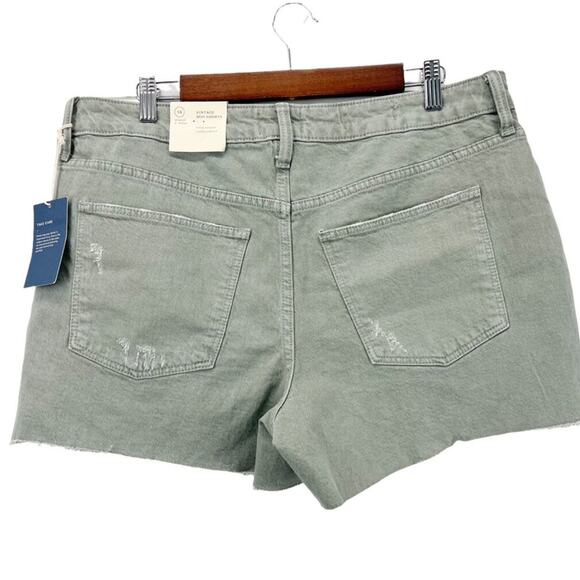 NEW Universal Thread Womens 14 Dusty Olive Vintage Midi Stretch Shorts Raw Hem - Picture 2 of 9